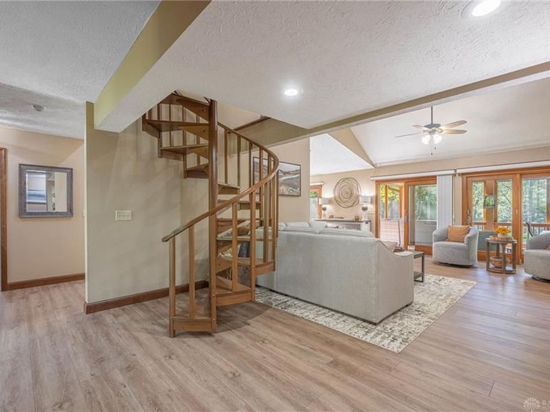 4093 Wagner Road, Sugarcreek Township, OH 45440 Photo 6