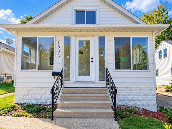 1803 N Center Street , Crest Hill, IL 60403