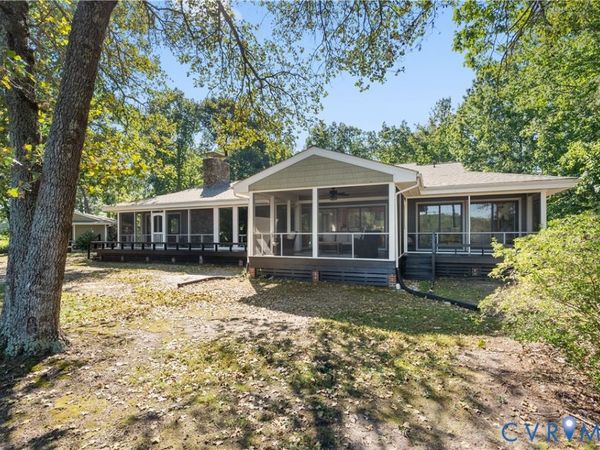 1112 Bennett Farm Road , Locust Hill, VA 23092