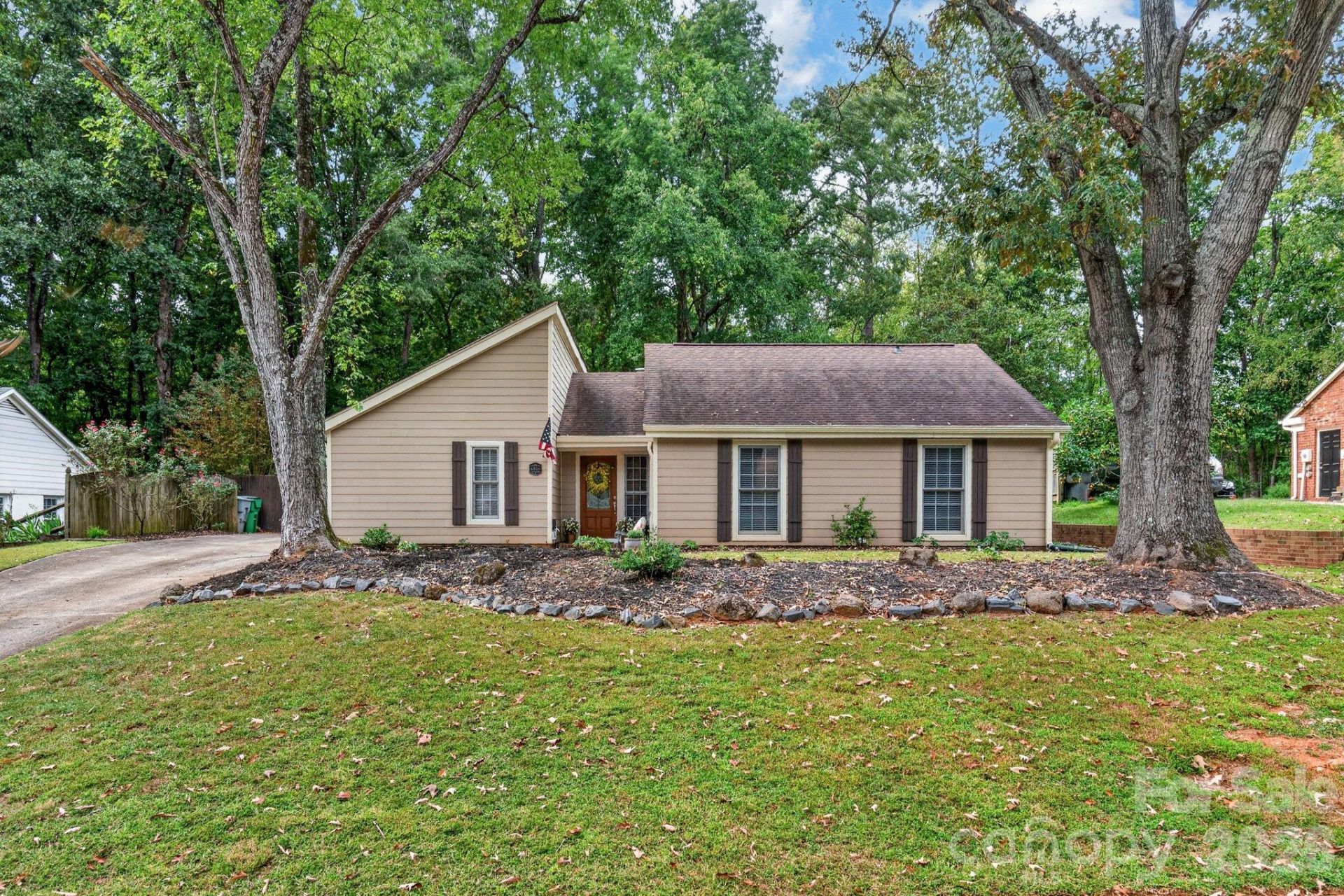 4506 Woods End Lane, Charlotte, NC 28277 Main Photo