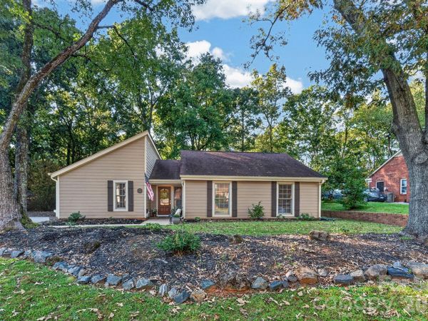 4506 Woods End Lane, Charlotte, NC 28277