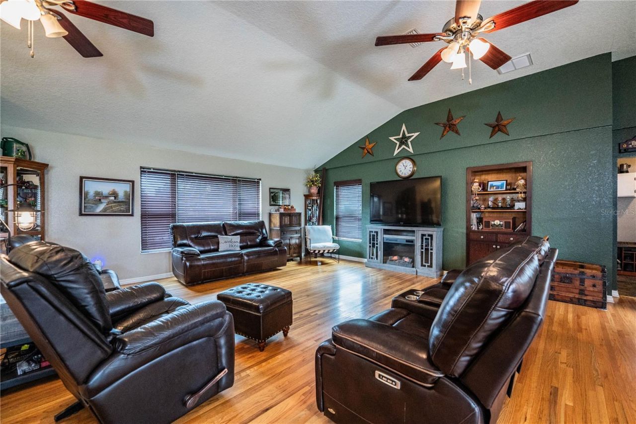 1633 Cherry Lane, Lakeland, FL 33811 Photo