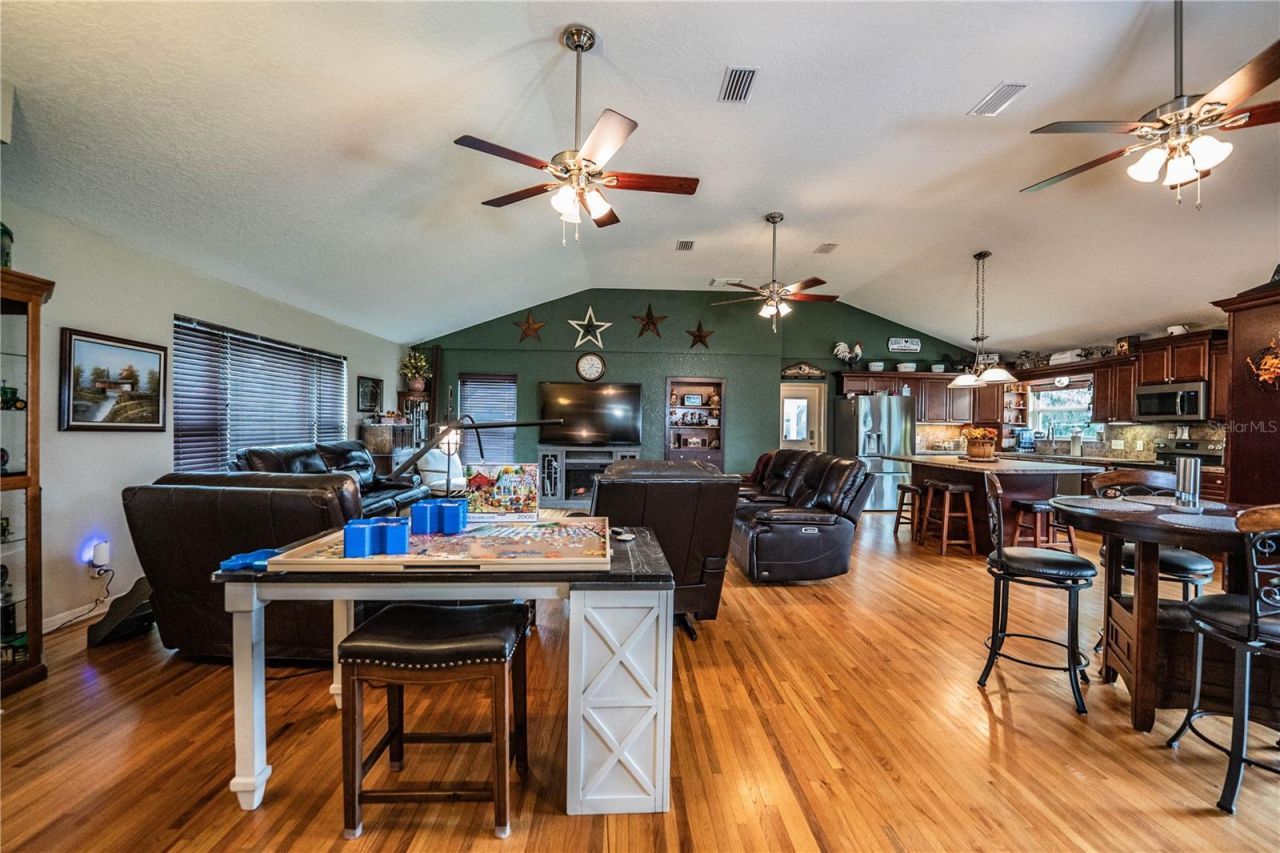 1633 Cherry Lane, Lakeland, FL 33811 Photo