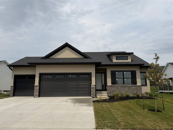 1290 Osage Ln, North Liberty, IA 52317