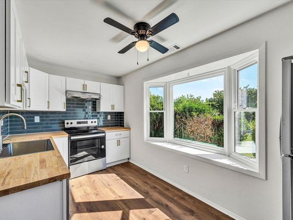 4625 Roxbury LN, Roanoke, VA 24018