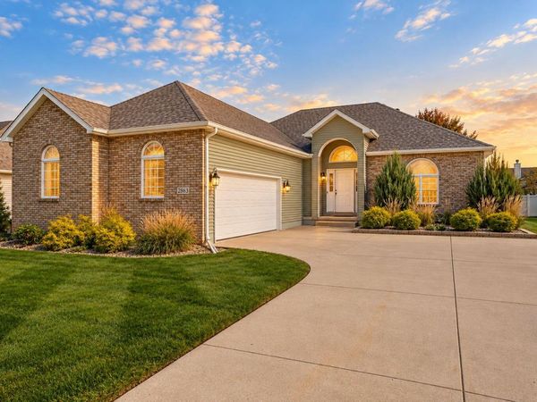2863 Arran Quay Terrace, Valparaiso, IN 46385