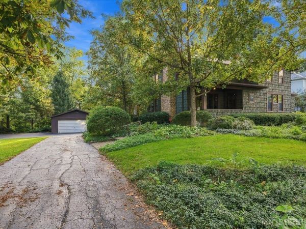216 N Batavia Avenue, Batavia, IL 60510