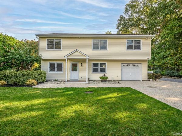 16B Squiretown Road, Hampton Bays, NY 11946