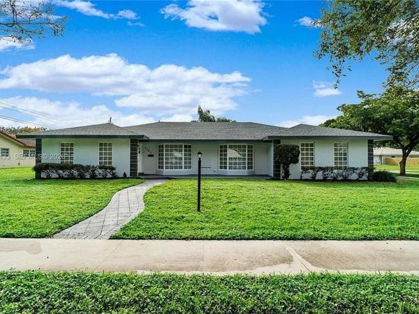 7380 NW 9th St , Plantation, FL 33317