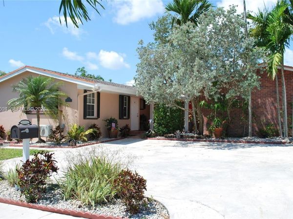9990 Marlin Rd , Cutler Bay, FL 33157