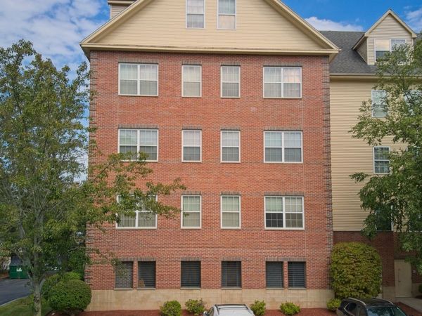 1 Powder Mill Squre, Unit 107, Andover, MA 01810