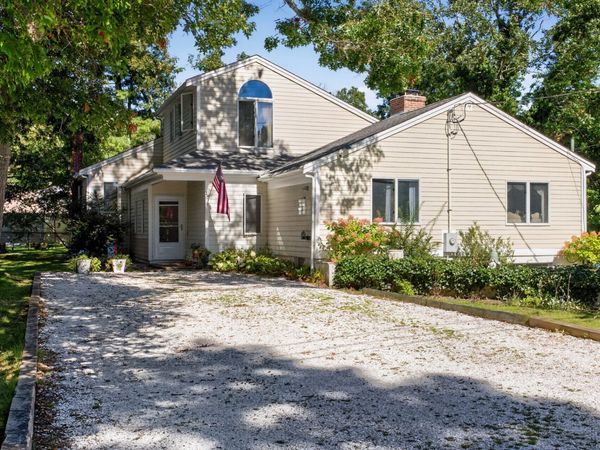 15 Atkinson Rd, Falmouth, MA 02536