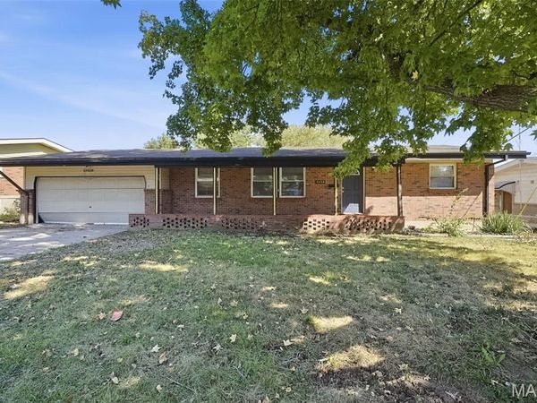 11038 Saginaw Drive , St Louis, MO 63136