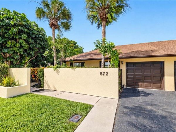 572 SW 28TH Avenue, Delray Beach, FL 33445