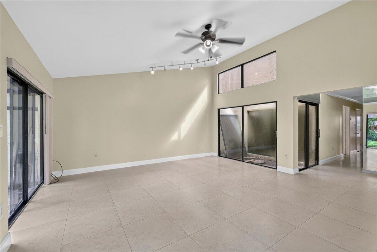 572 SW 28th Avenue, Delray Beach, FL 33445 Photo