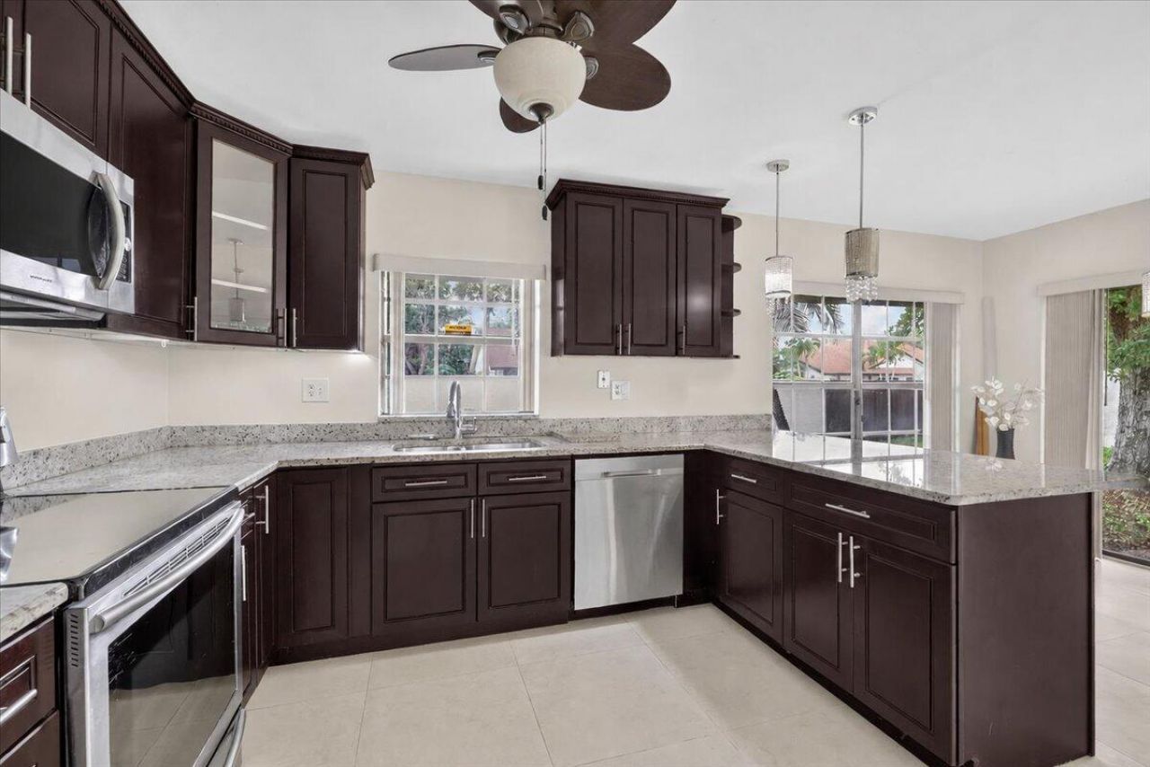 572 SW 28th Avenue, Delray Beach, FL 33445 Photo