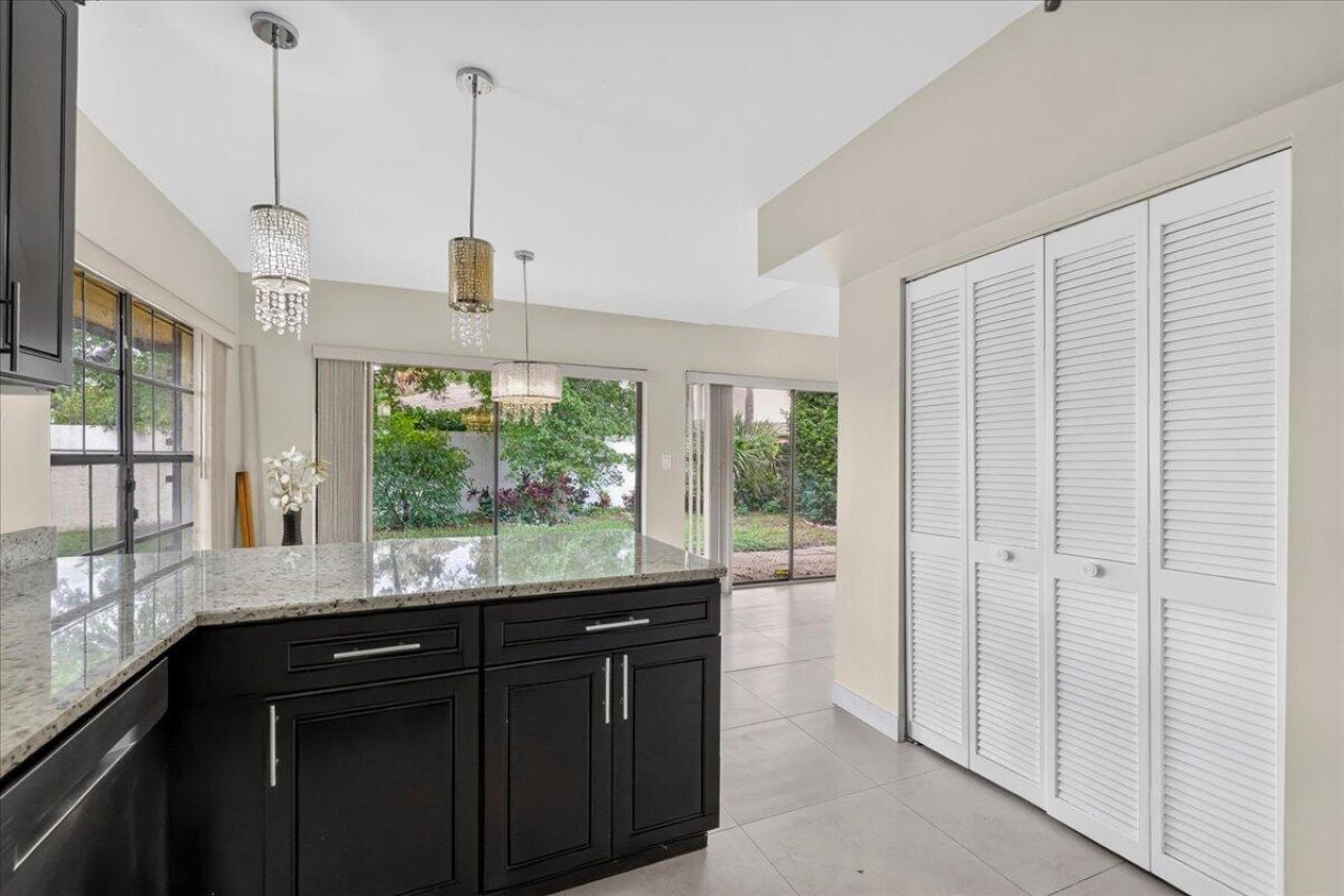 572 SW 28th Avenue, Delray Beach, FL 33445 Photo