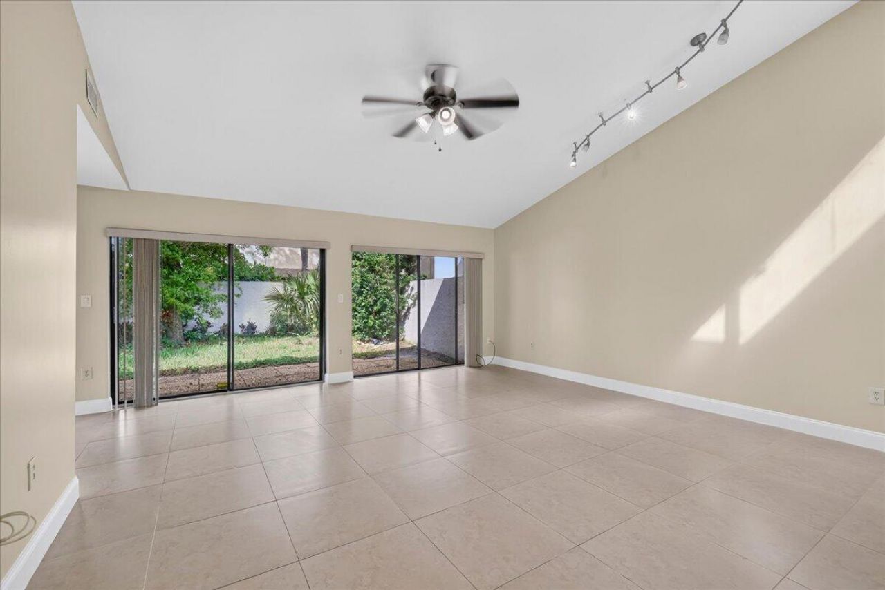 572 SW 28th Avenue, Delray Beach, FL 33445 Photo