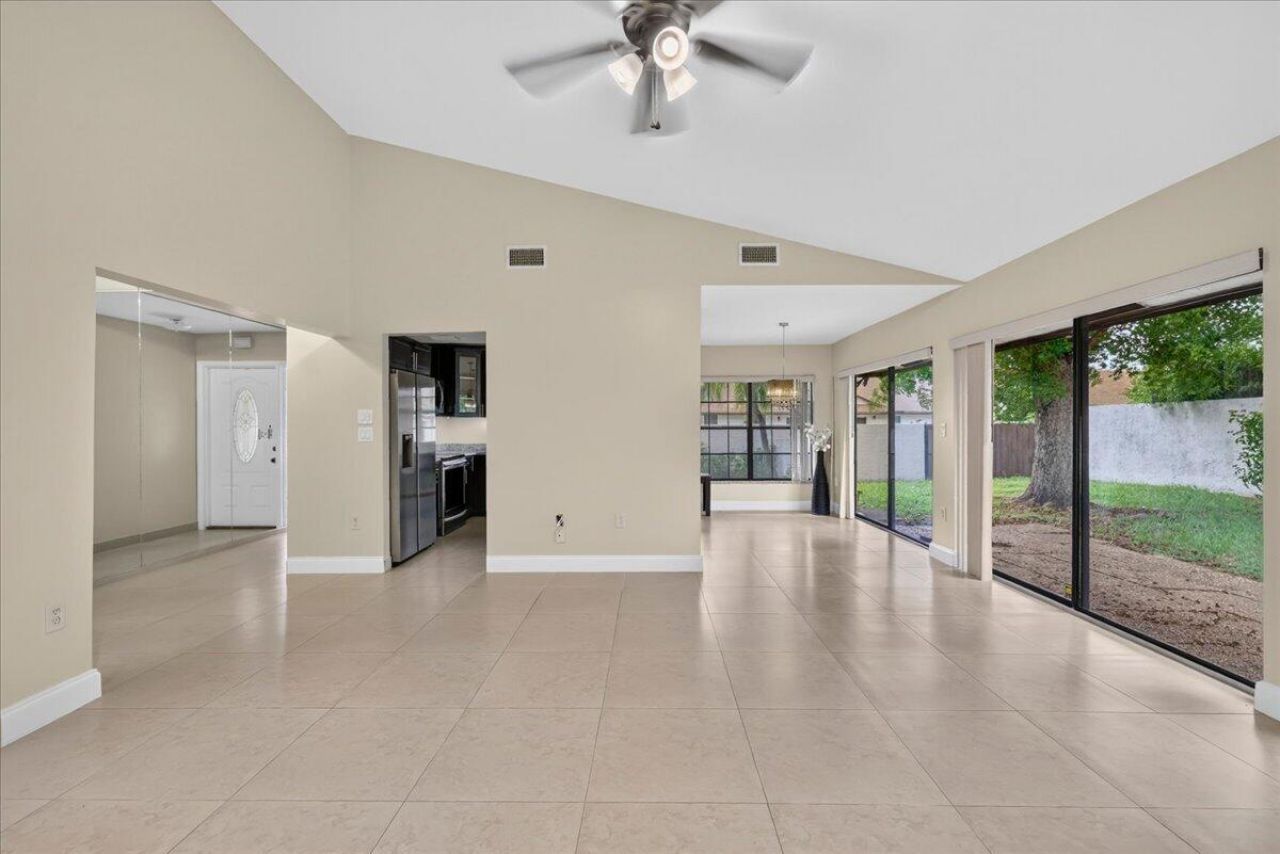572 SW 28th Avenue, Delray Beach, FL 33445 Photo