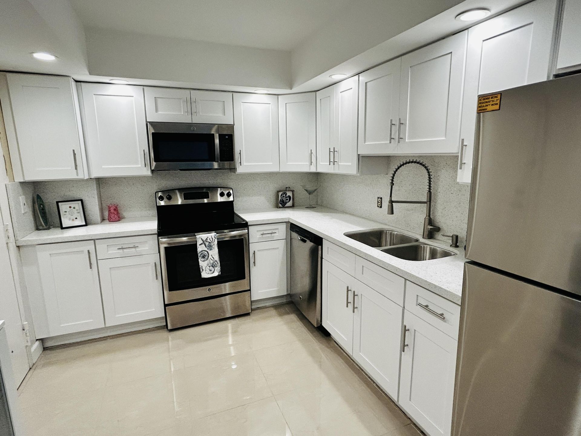 437 Golden Isles Drive, Unit 7G, Hallandale Beach, FL 33009 Photo