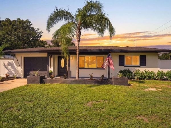 1300 S HILLCREST AVENUE, CLEARWATER, FL 33756