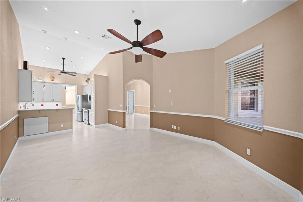 1405 Mariposa Cir , Unit 11202, Naples, FL 34105 Photo