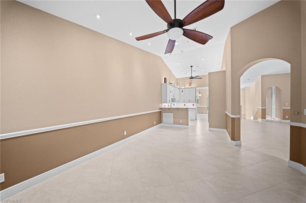 1405 Mariposa Cir , Unit 11202, Naples, FL 34105 Photo