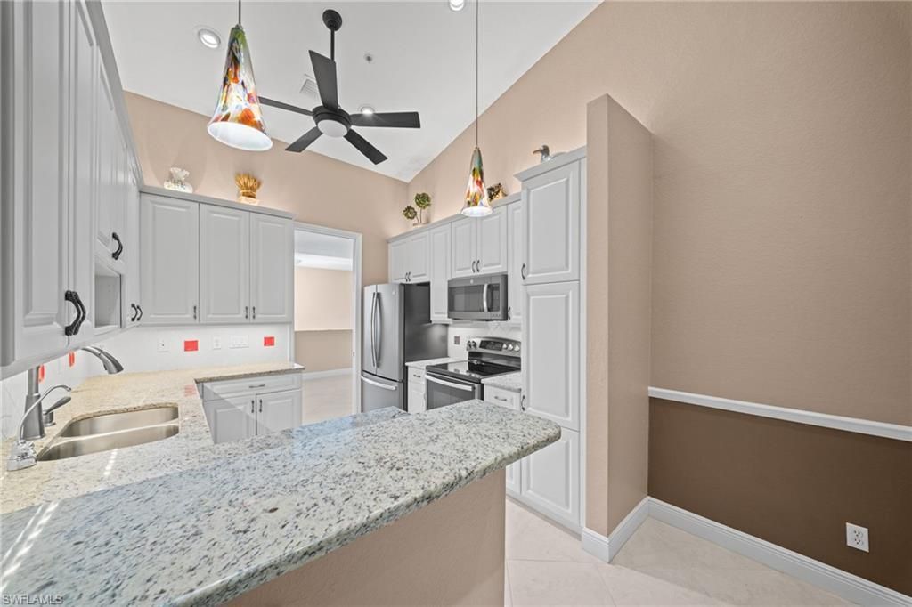 1405 Mariposa Cir , Unit 11202, Naples, FL 34105 Photo