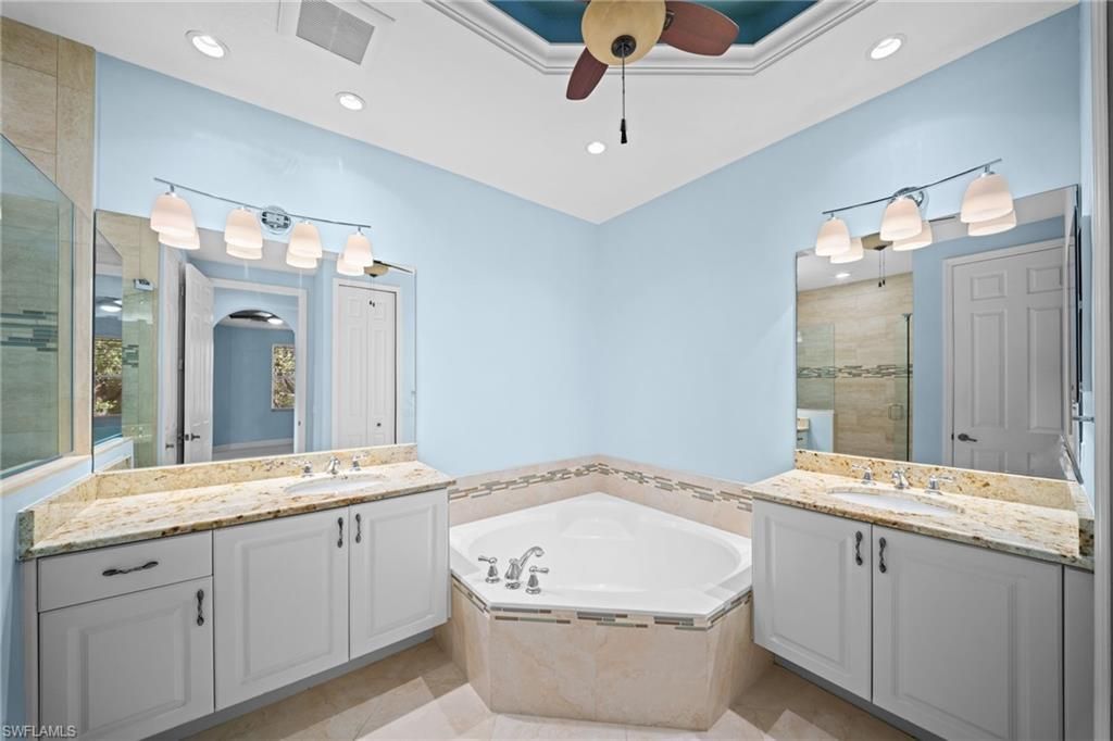 1405 Mariposa Cir , Unit 11202, Naples, FL 34105 Photo