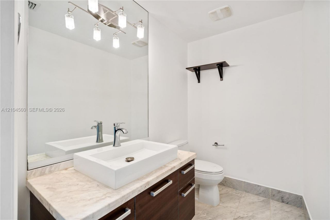 253 NE 2nd St , Unit 424, Miami, FL 33132 Photo