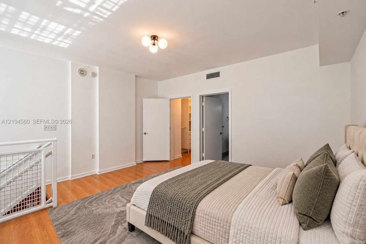 253 NE 2nd St , Unit 424, Miami, FL 33132 Photo