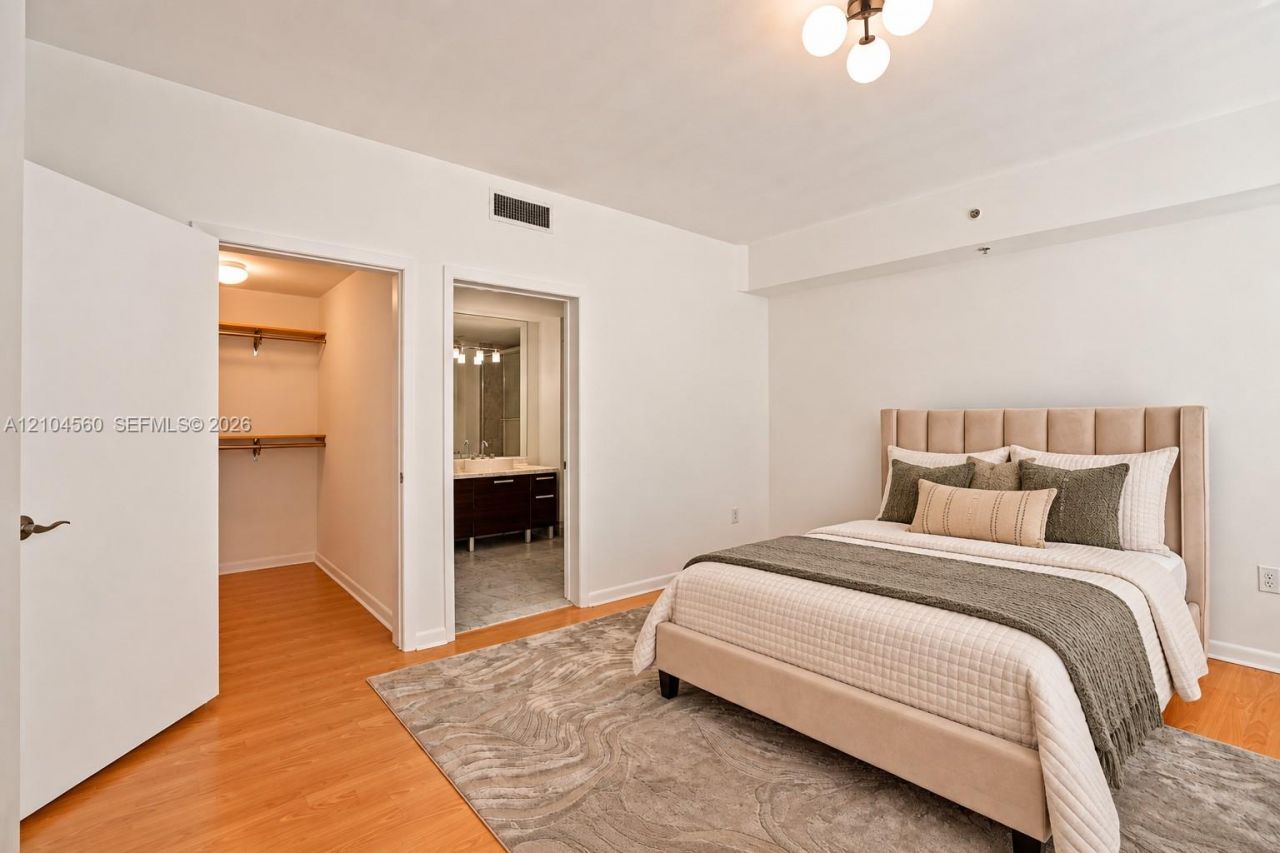 253 NE 2nd St , Unit 424, Miami, FL 33132 Photo