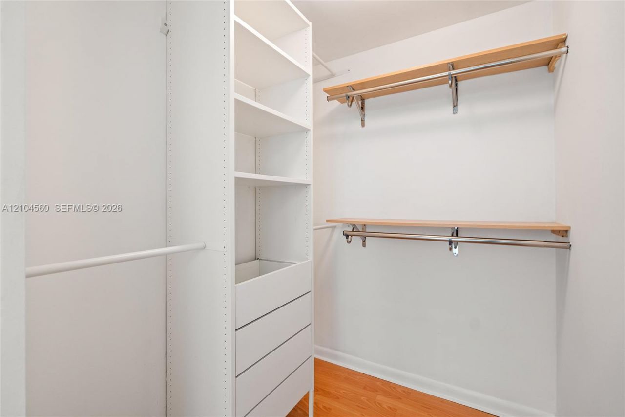 253 NE 2nd St , Unit 424, Miami, FL 33132 Photo
