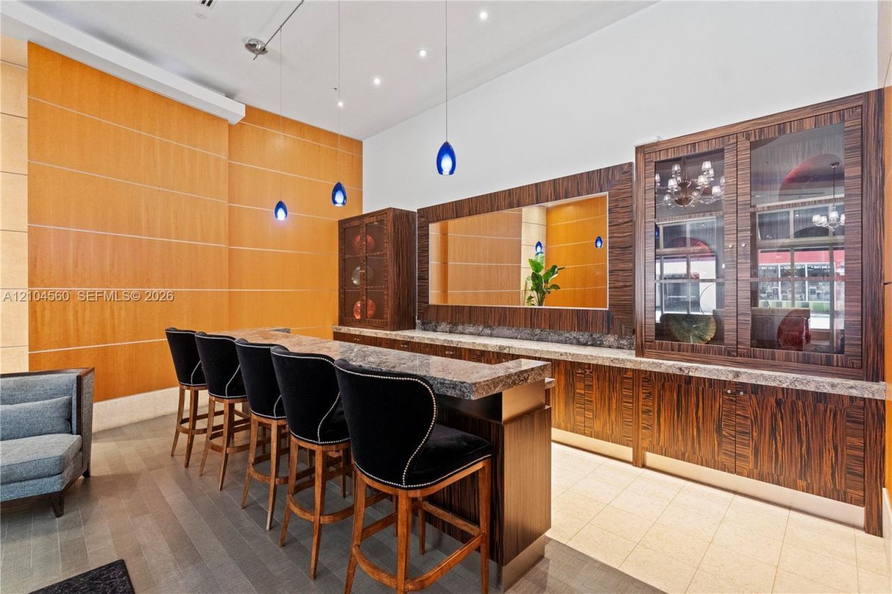 253 NE 2nd St , Unit 424, Miami, FL 33132 Photo