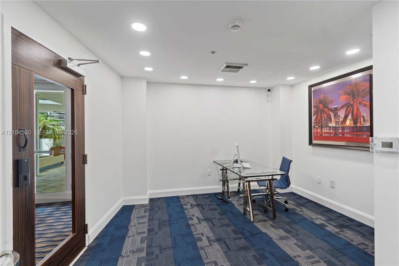 253 NE 2nd St , Unit 424, Miami, FL 33132 Photo