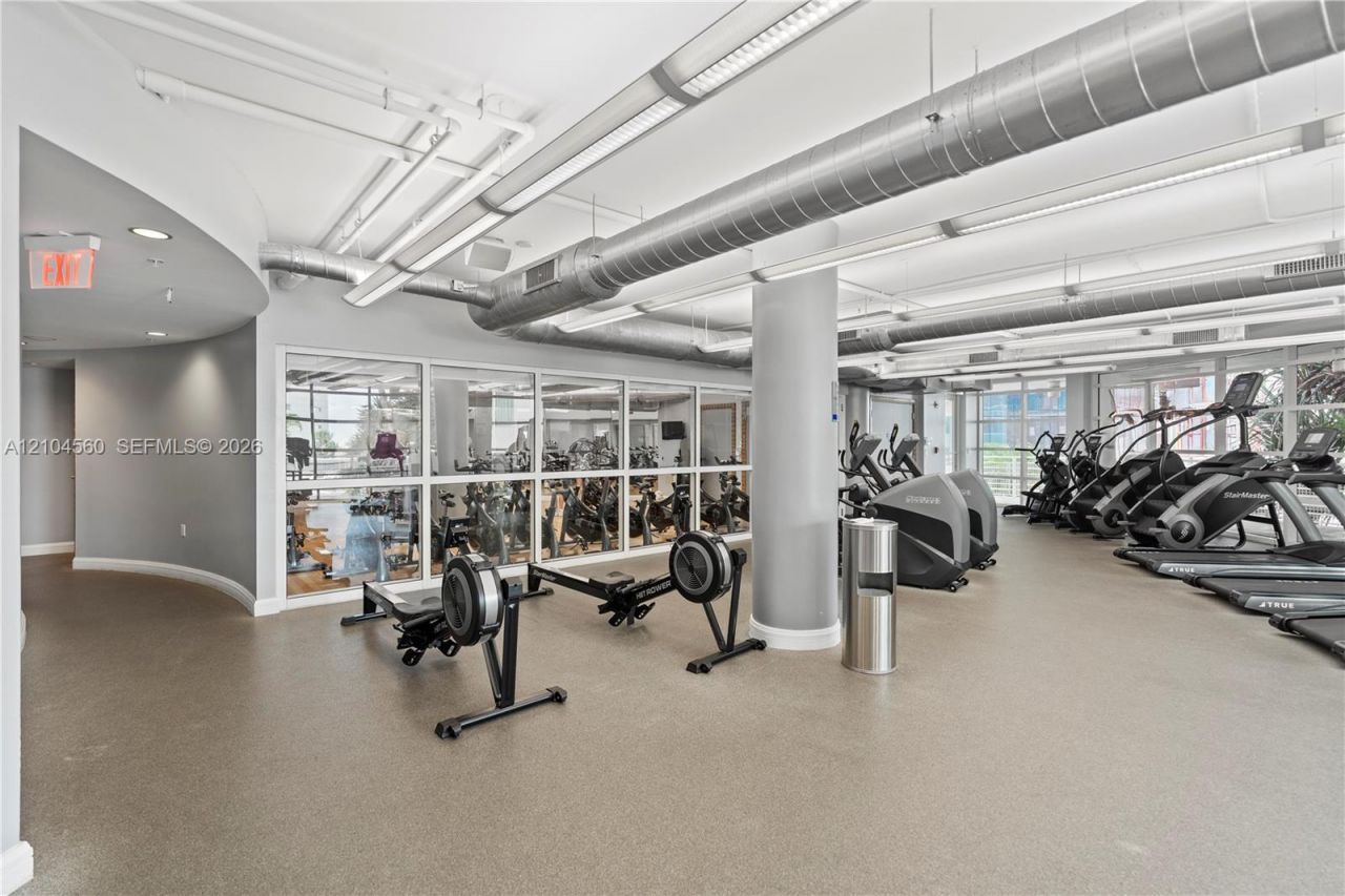 253 NE 2nd St , Unit 424, Miami, FL 33132 Photo