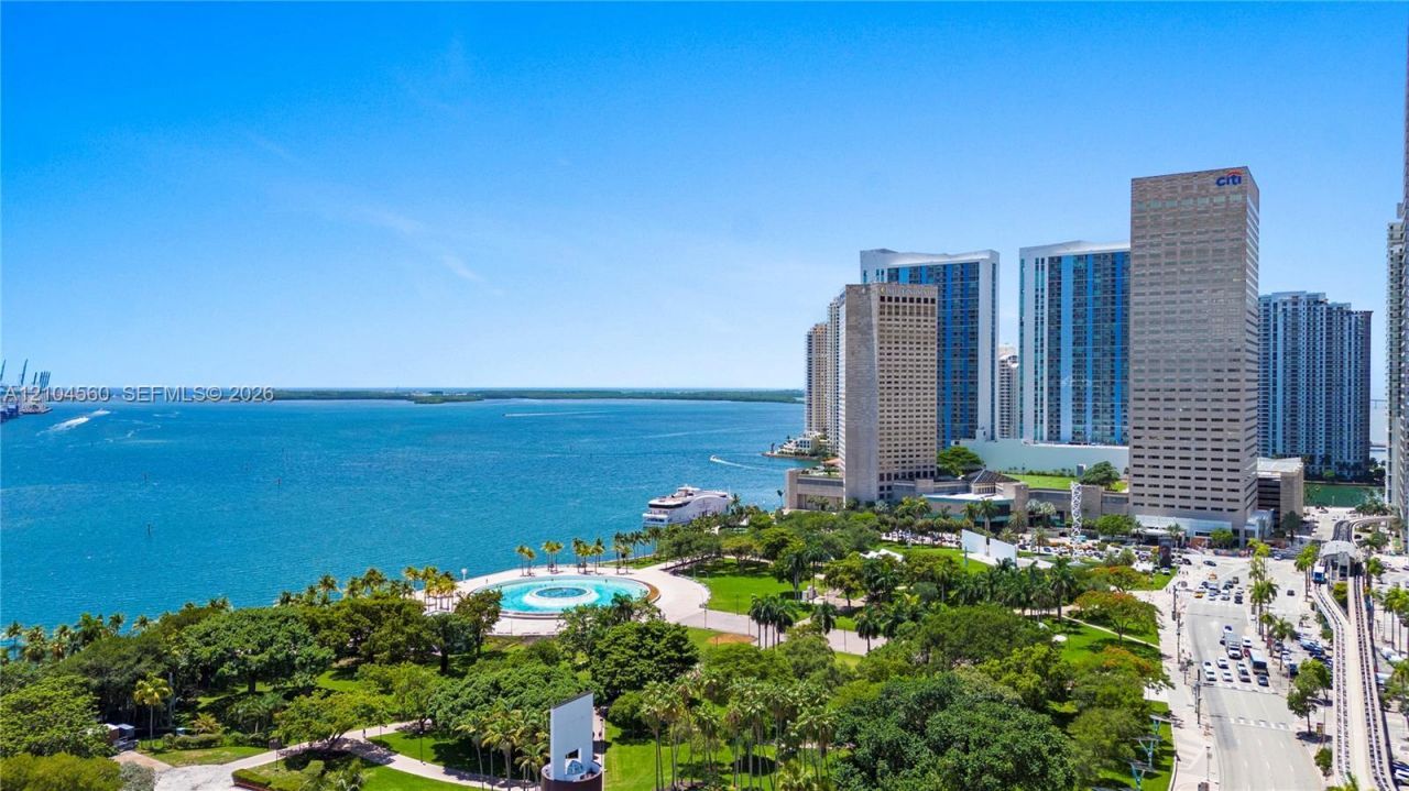 253 NE 2nd St , Unit 424, Miami, FL 33132 Photo
