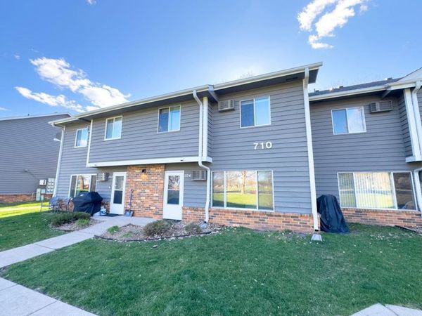 710 W Village Road , Unit 104, Chanhassen, MN 55317