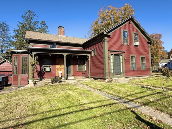 31 Central St, West Brookfield, MA 01585