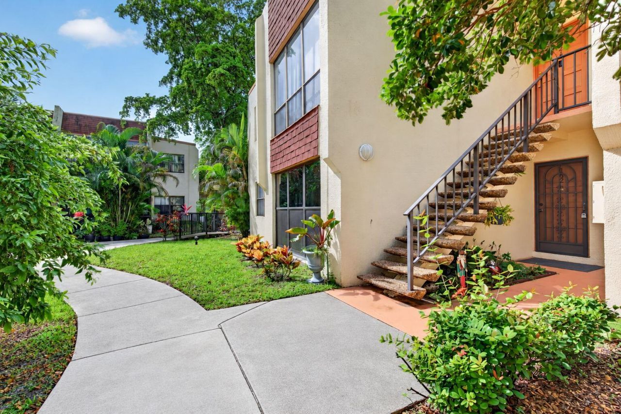 301 N Pine Island Road, Unit 162, Plantation, FL 33324 Photo