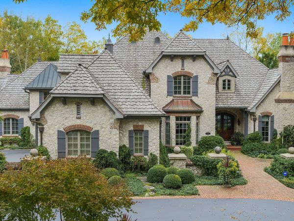 1317 Fox Glen Drive, St. Charles, IL 60174