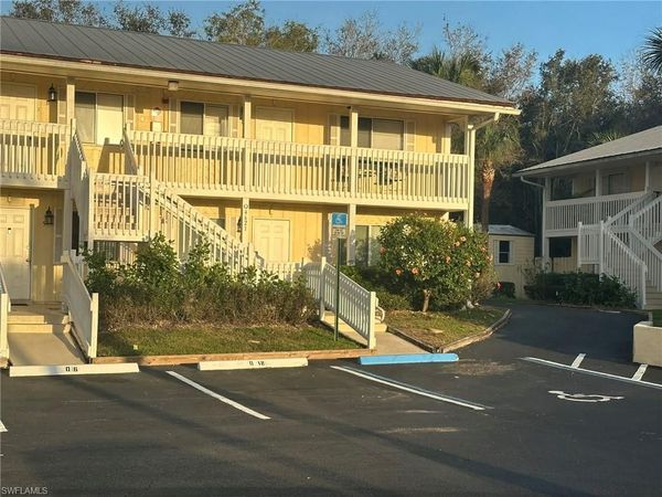 4621 Bayshore DR , Unit Q6, NAPLES, FL 34112