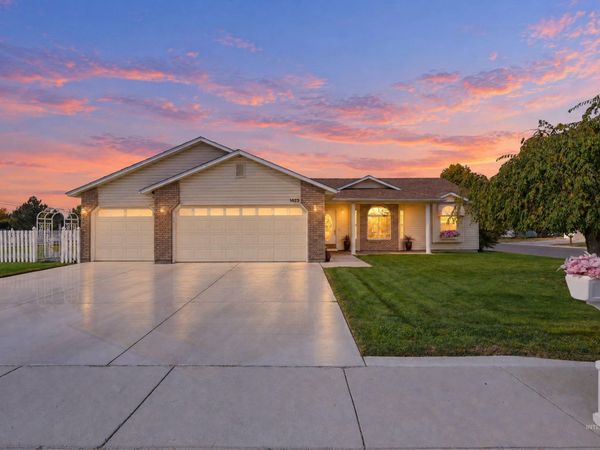 1423 S. Bonneville Dr., Nampa, ID 83686