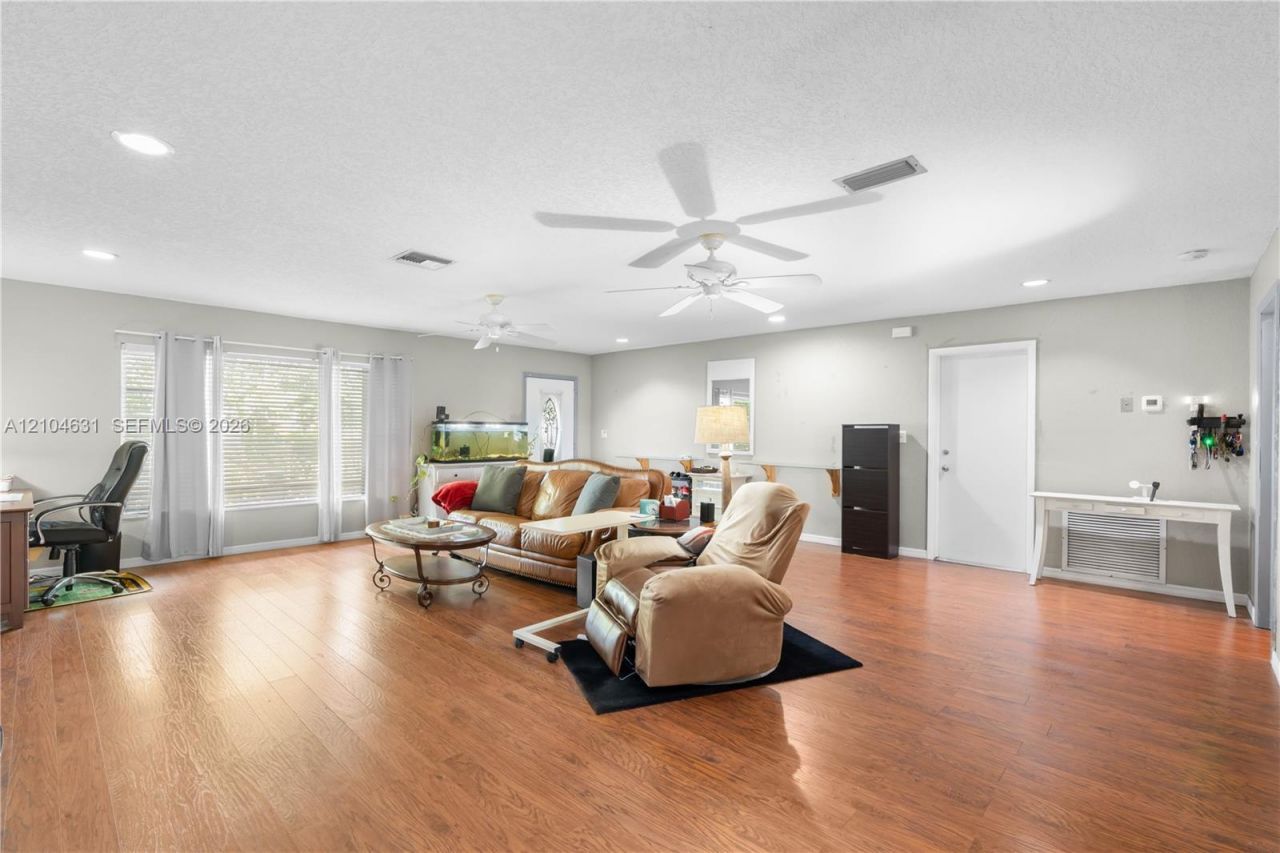 7200 NW 92nd Ter , Tamarac, FL 33321 Photo