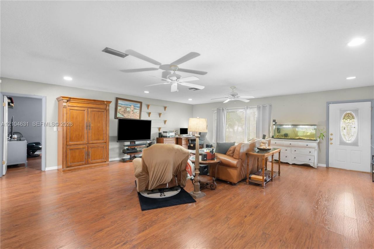 7200 NW 92nd Ter , Tamarac, FL 33321 Photo