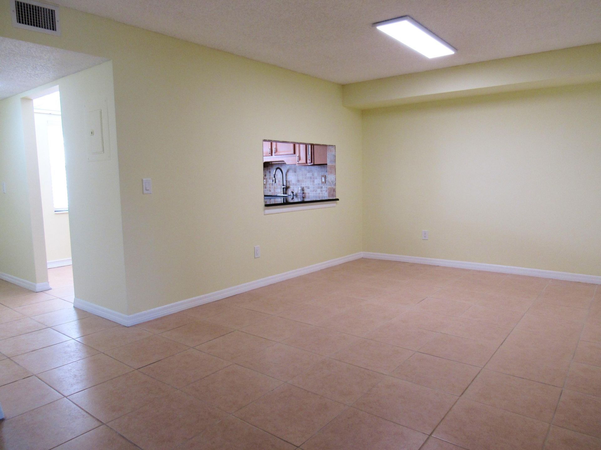 140 Lake Nancy Lane, Unit 216, West Palm Beach, FL 33411 Photo