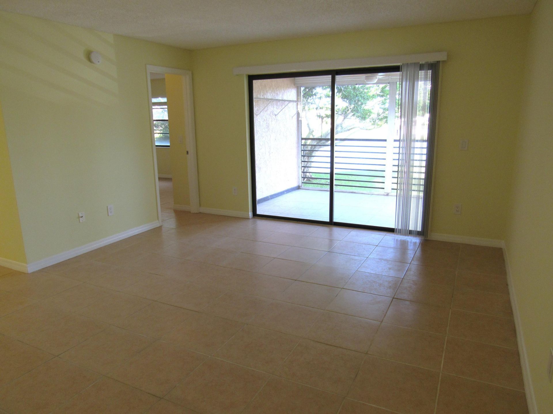 140 Lake Nancy Lane, Unit 216, West Palm Beach, FL 33411 Photo