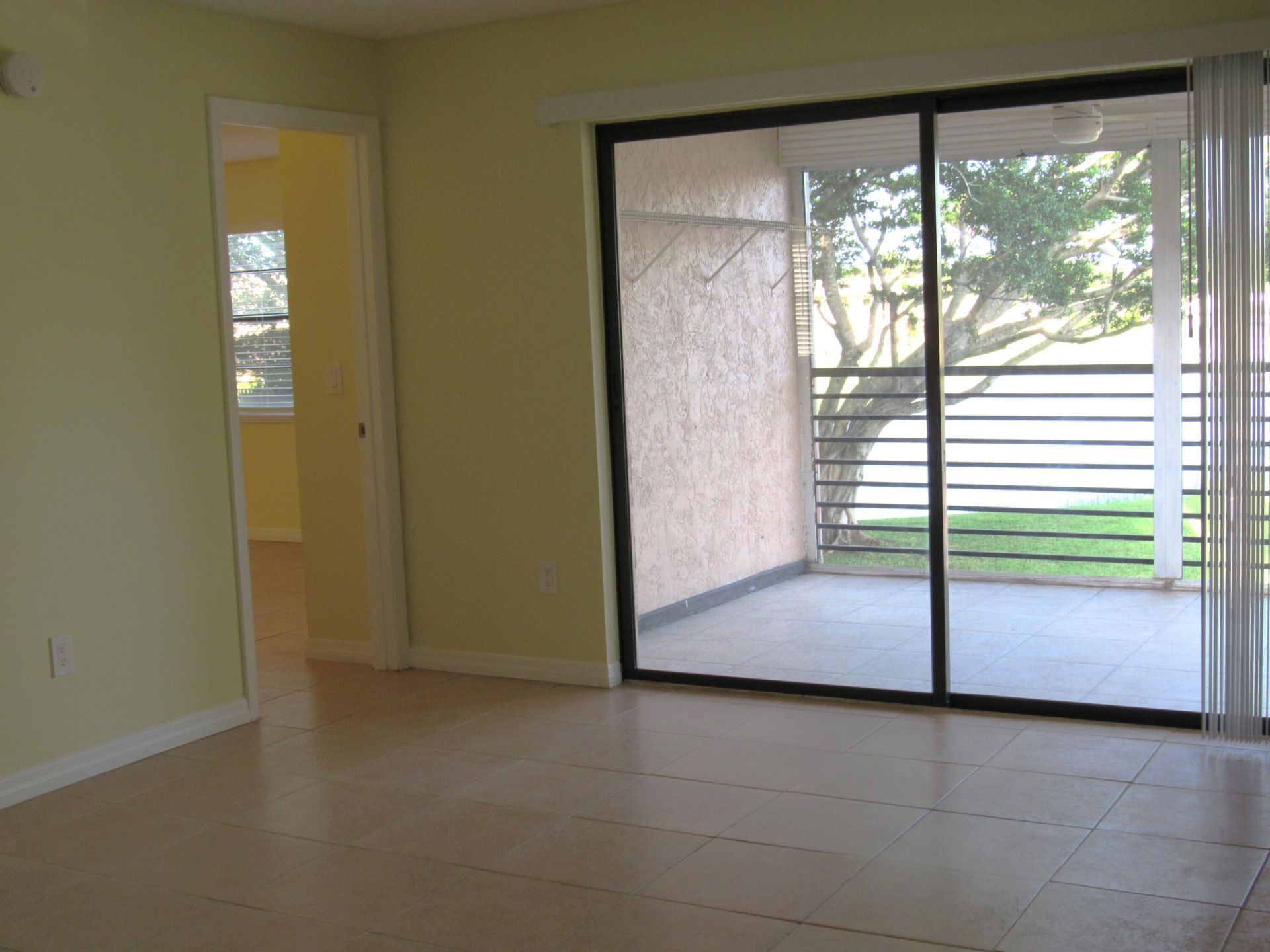 140 Lake Nancy Lane, Unit 216, West Palm Beach, FL 33411 Photo