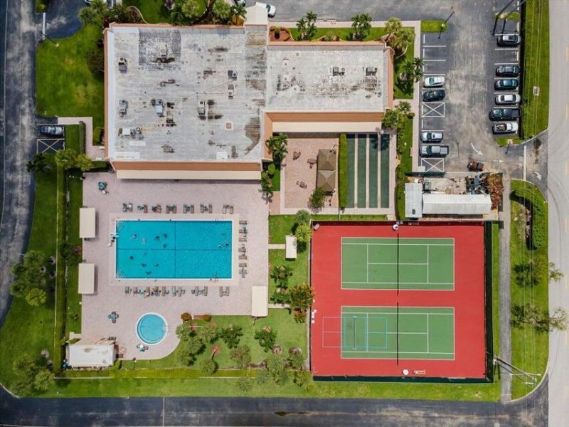 140 Lake Nancy Lane, Unit 216, West Palm Beach, FL 33411 Photo