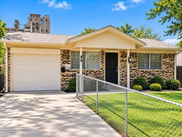 3712 Saint Louis Avenue, Fort Worth, TX 76110